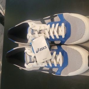 New in box. 2010 Asics Gel-Legacy size 11